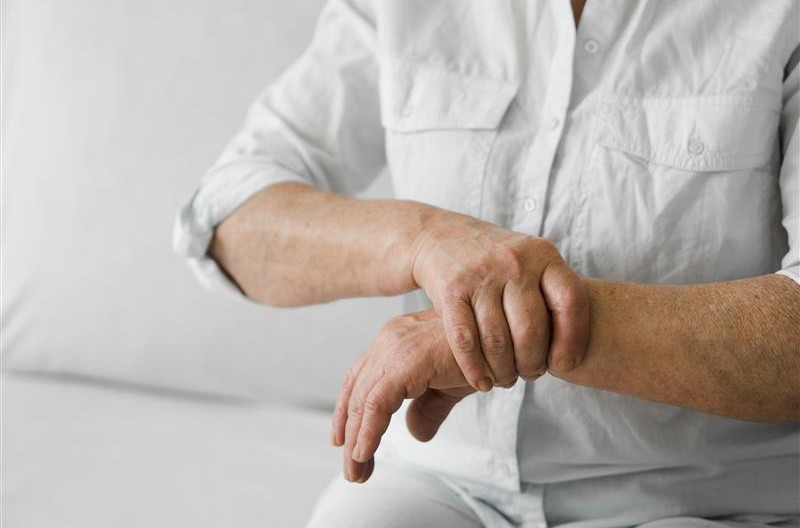 Dor neuropática: entenda causas, sintomas e tratamentos, incluindo opções avançadas para dor por diabetes e pós-herpes-zóster. Saiba como participar de estudos clínicos! 